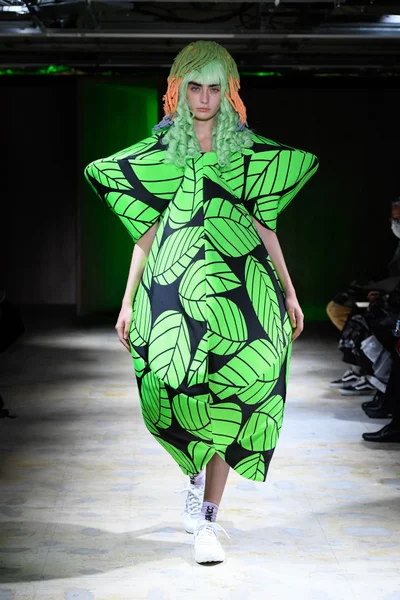 Look 9